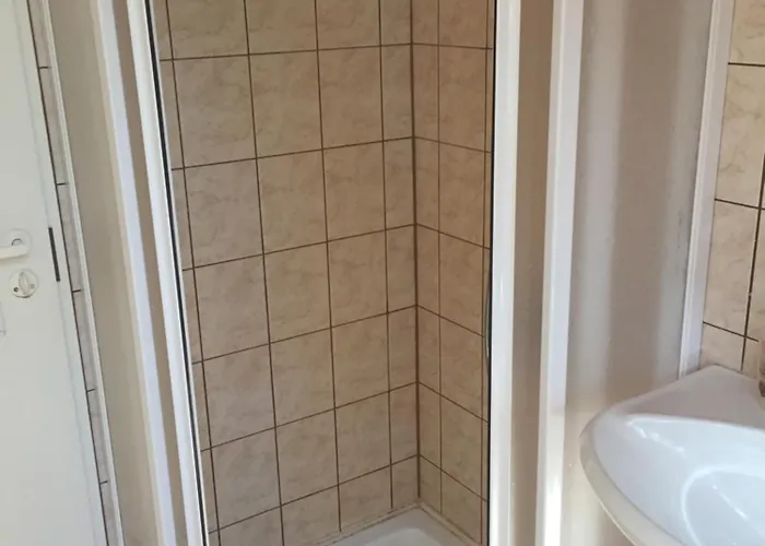 Laane Pansion Bed & Breakfast