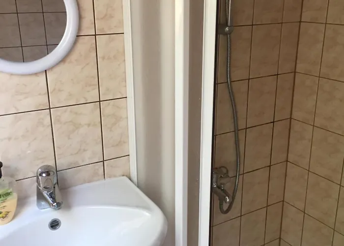 Nocleg ze śniadaniem Laane Pansion *